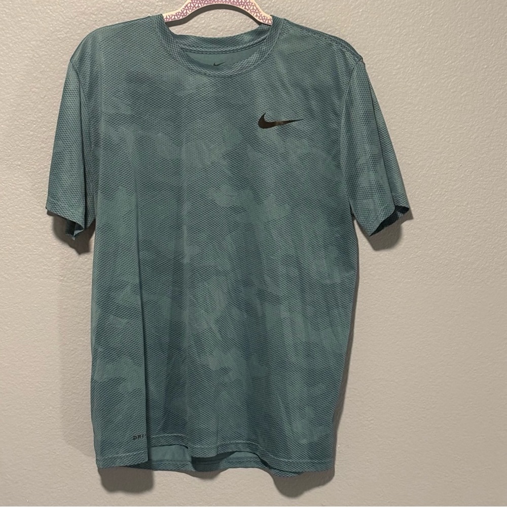 Nike Men’s Dri-Fit T-shirt Clay Green Camouflage